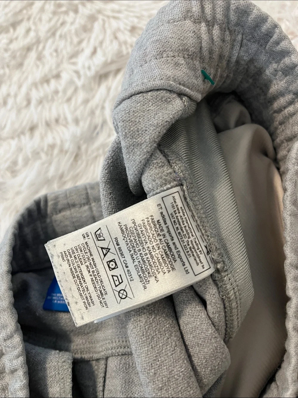 Adidas relax joggers Small